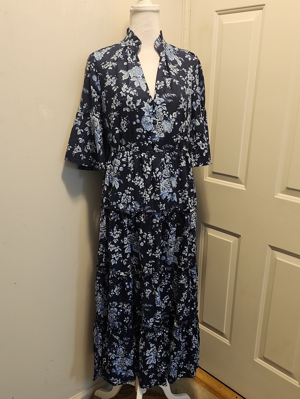 Tuckernuck Twilight Garden Jenna Floral Dress Size Medium Linen Cotton - Picture 3 of 14